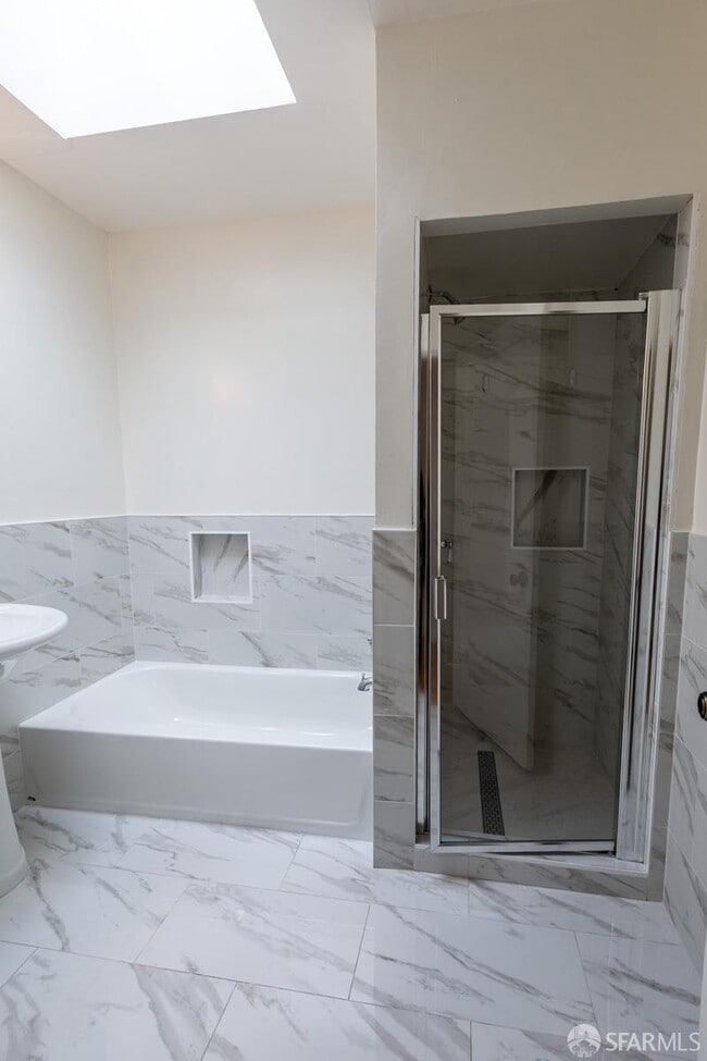 Building Photo - 219 St Charles Ave