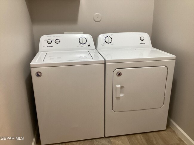 Building Photo - 1087 Brass Hl Ave