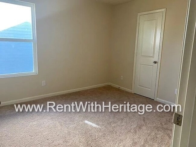 Building Photo - Gorgeous 3bd/ 2.5 bath Home in Popular Ann...
