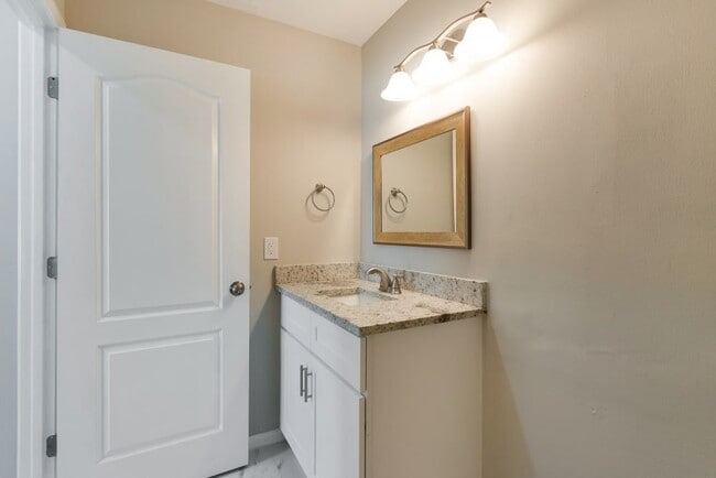 Building Photo - 1056 Malletwood Dr