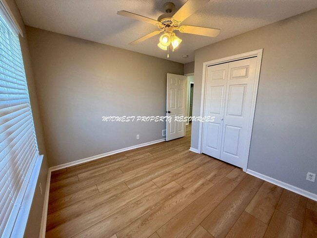 Building Photo - 3 Bedroom Ranch No Steps! | Midwest Property Resources, LLC