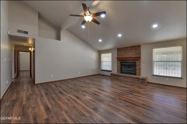 Building Photo - 6451 Loma De Cristo Dr