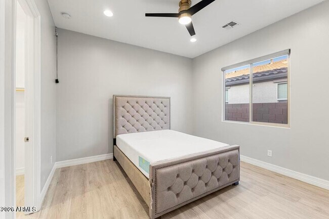 Building Photo - 11086 W Hadley St