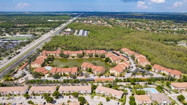 Building Photo - ** FAIRWAY PRESERVE ** 2 BED / 2 BATH CONDO - PET OK! - NORTH NAPLES - ANNUAL RENTAL
