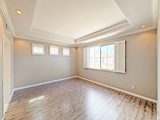 Building Photo - SD: Spacious 3BD/3BA Home in University City with Community Pool, Backyard Patio & 2-Car Garage