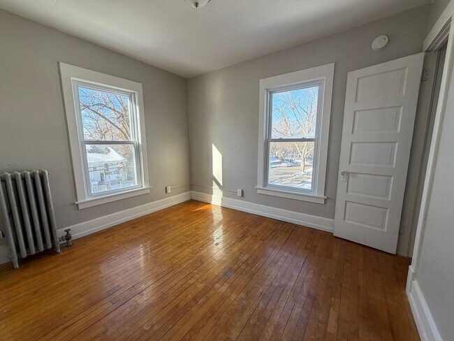 Building Photo - 1865 Fisher St