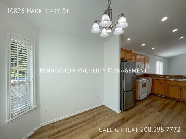 Building Photo - 10826 Hackberry St