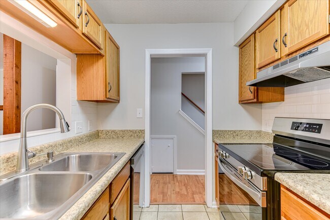 Building Photo - 208 W Buena Vista Ave