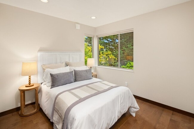 Building Photo - 3bd/3ba Seattle Townhome