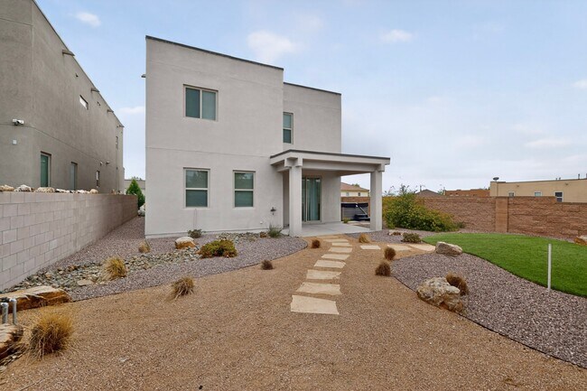 Building Photo - 5603 Linq Ct NE