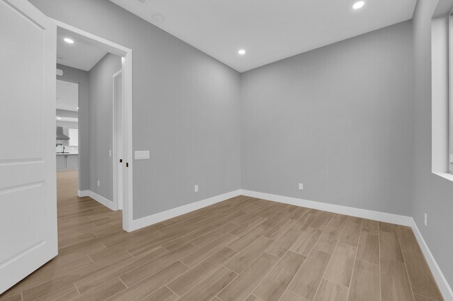 Building Photo - 10648 Stone Ledge Ave