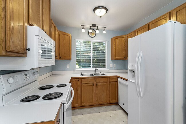 Building Photo - Monroe Townhome for rent!