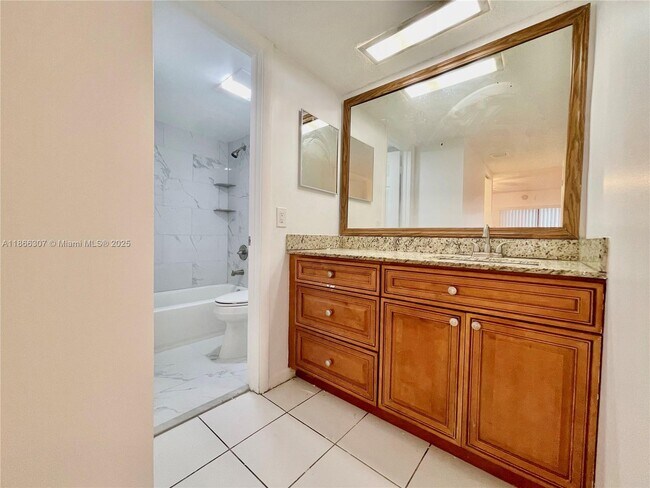 Building Photo - 2320 S Cypress Bend Dr
