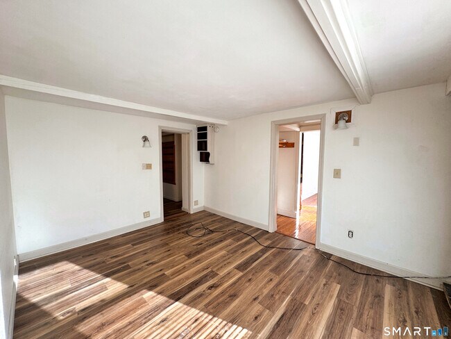 Building Photo - 3 Church St