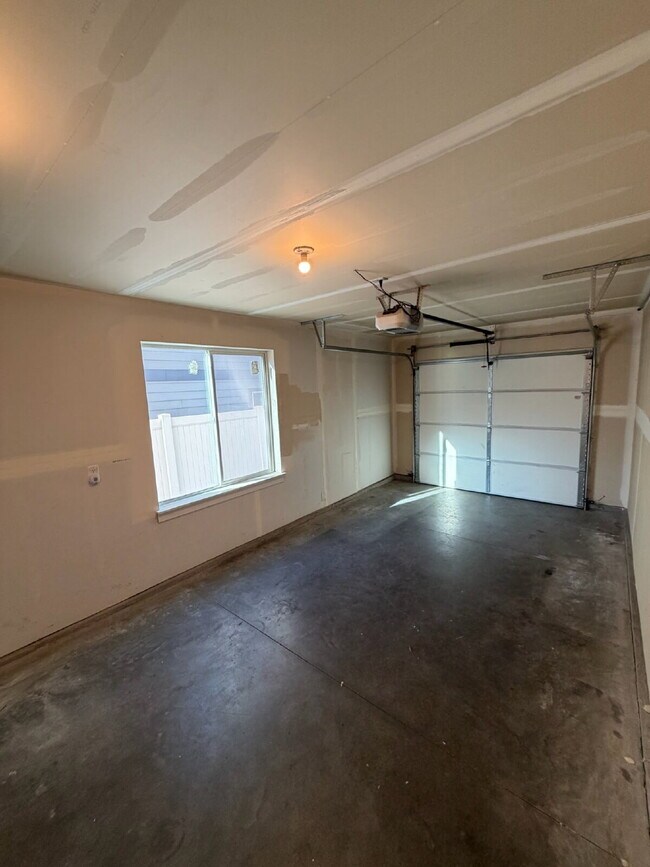 Building Photo - 4022 Sunstone St