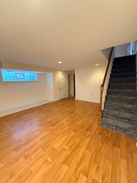 Building Photo - 3808 Ronnald Dr