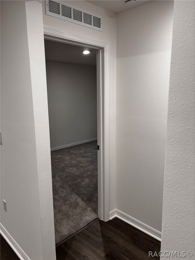 Building Photo - 2845 W Gardenia Dr