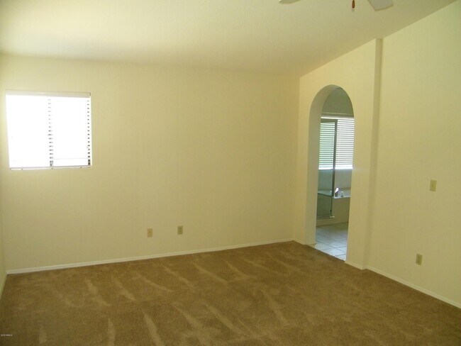 Building Photo - 10533 E Bella Vista Dr