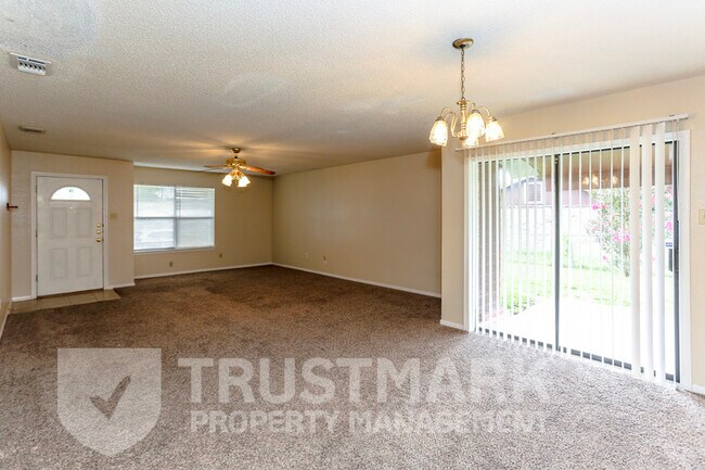 Building Photo - 2110 El Dorado Dr