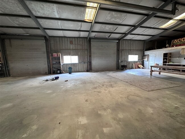 Building Photo - 1204 Co Rd 408