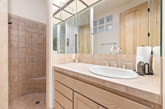 Building Photo - 73110 Calliandra St