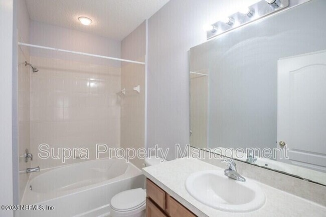 Building Photo - 6092 Bartram Village Dr