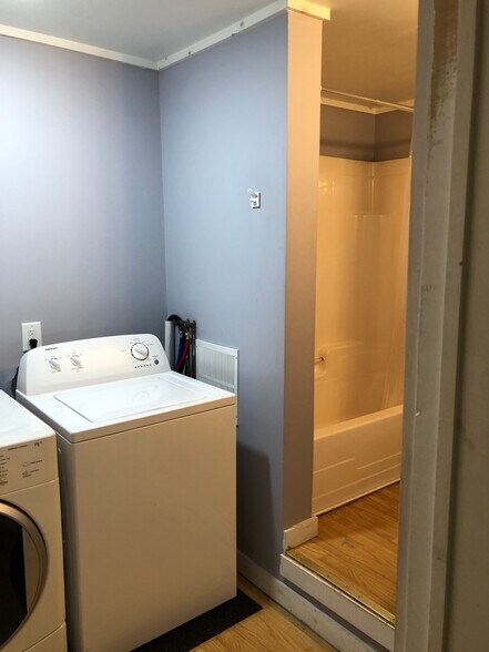 Laundry area - 56 Thomas Point Rd