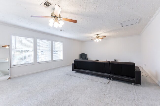 Building Photo - 617 Wisteria Rd