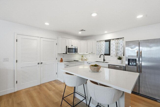 Building Photo - 6302 E Cochise Rd