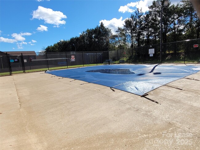 Building Photo - 102 Brandywine Dr NE