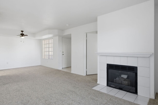 Building Photo - 1908 Mountain Hills Ct