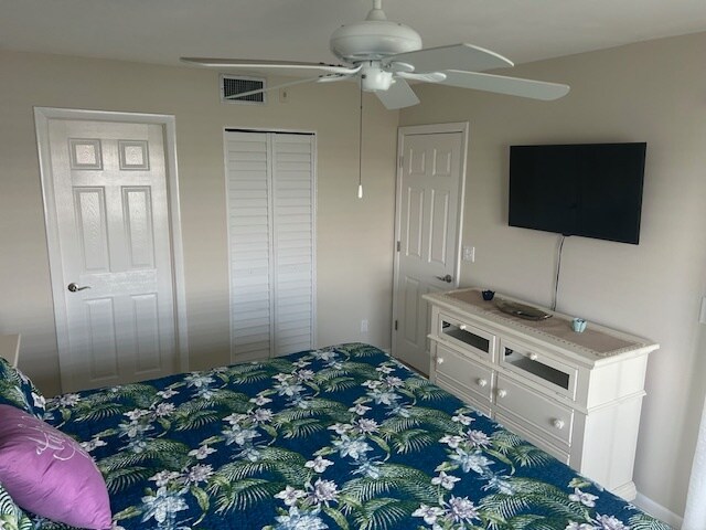 Master Bedroom - 271 Southbay Dr