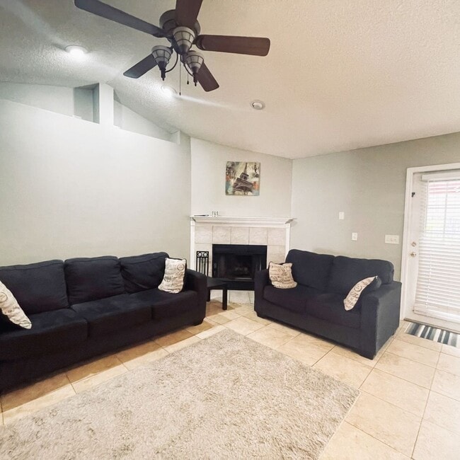 Building Photo - 3bedroom in Fort Walton