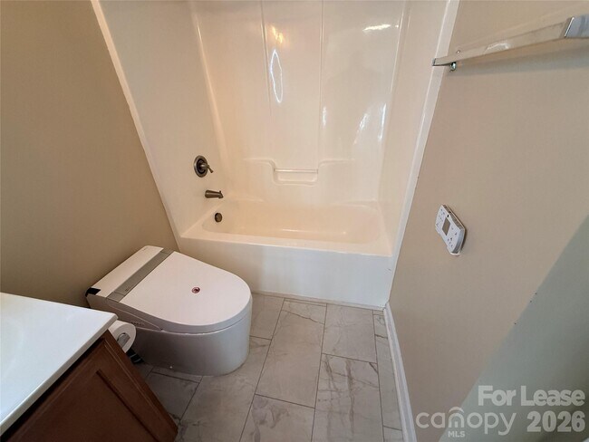 Building Photo - 5219 Sunriver Rd