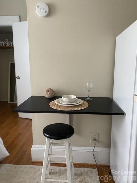 Building Photo - 823 Central Ave