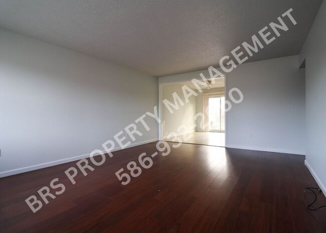 Building Photo - Shelby Township Duplex