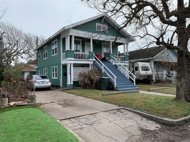 Primary Photo - 2316 38th St
