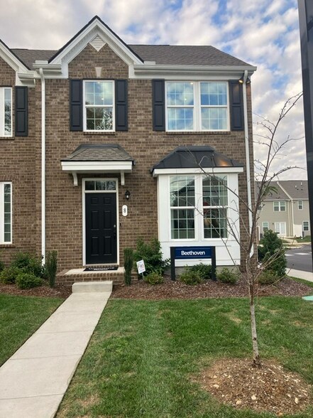 Primary Photo - 420 Park Ave