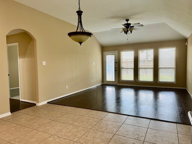 Building Photo - 21914 Cascade Hollow Ln