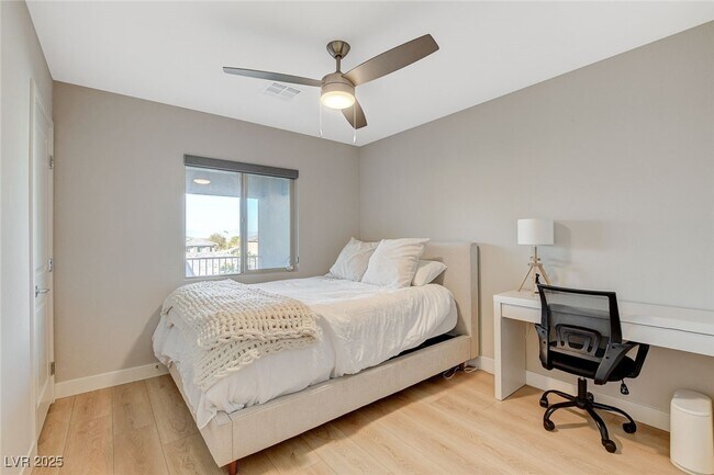 Building Photo - 9716 Jade Rise Ave