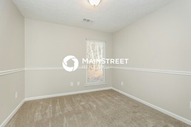 Building Photo - 4 Bedroom Pet-Friendly Home in Antioch, TN with Main Street Renewal