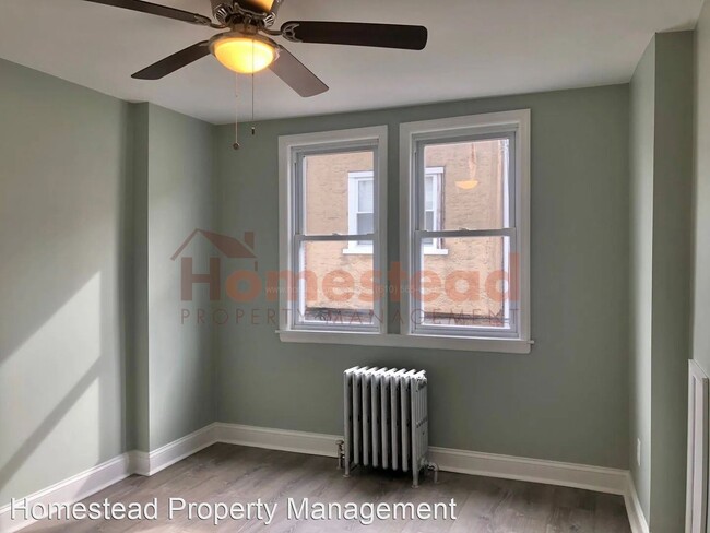 Building Photo - 3 br, 1 bath House - 301 Greenway Ave