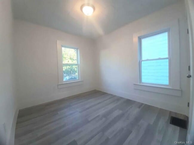 Building Photo - 124 South Ave