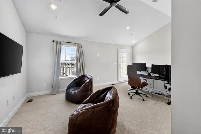 Building Photo - 7564 Warburg Way