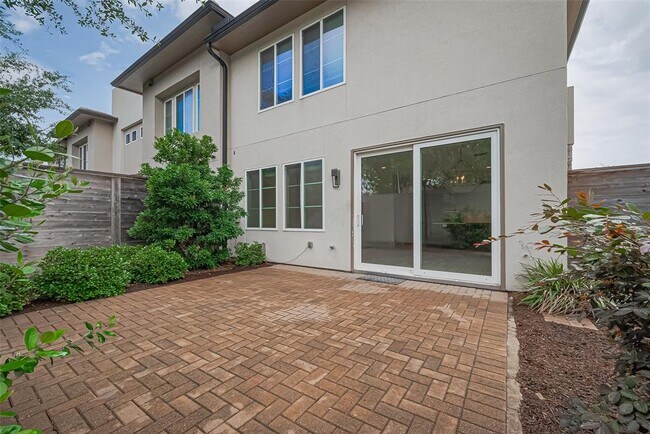 Building Photo - 11603 Royal Ivory Crossing