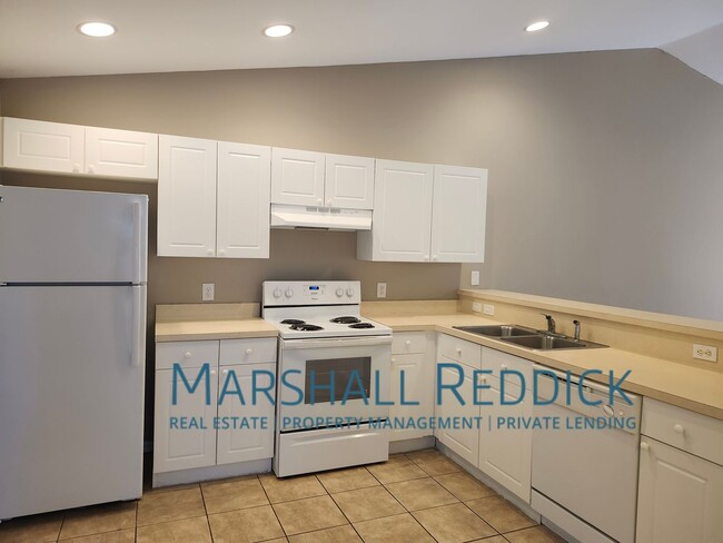 Building Photo - Cozy 3 bed 2 bath off Alabama