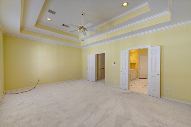 Building Photo - 2124 Nantucket Dr