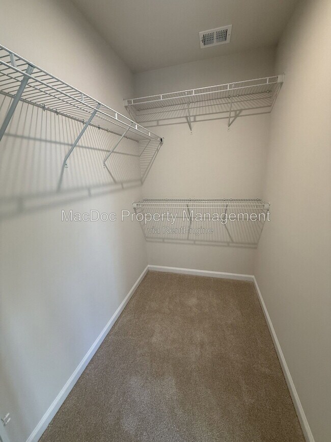 Building Photo - 1100 Rampart Dr