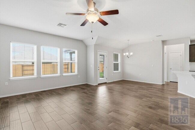 Building Photo - 7800 Vista Mejor Dr