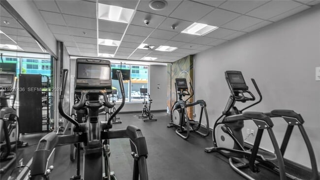 Building Photo - 1750 N Bayshore Dr